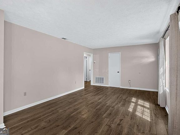 4th image of 106 Greenbriar Dr