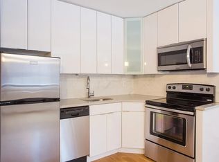 250 W 19th St APT 2A, New York, NY 10011