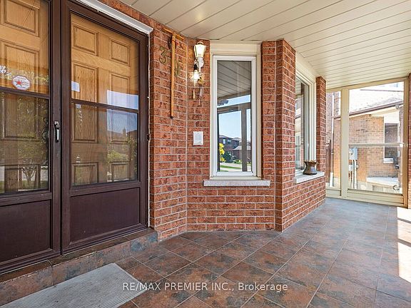 3rd image of 39 Brydon Ct