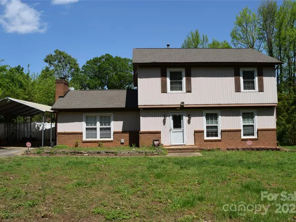 5915 Bluebonnet Rd, Charlotte, NC 28212