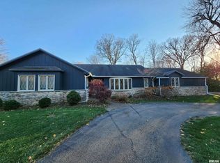 11004 N Mesa Dr, Peoria, IL 61615