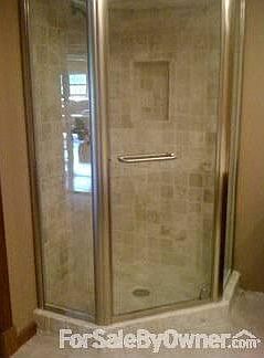 Shower : Travertine Tile