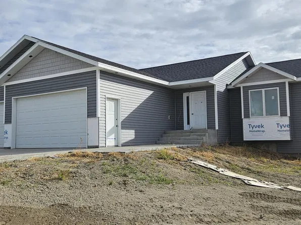 4550 Trailblazer Loop, Mandan, ND 58554