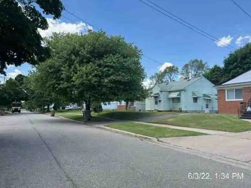 256 Rapid St photo 1