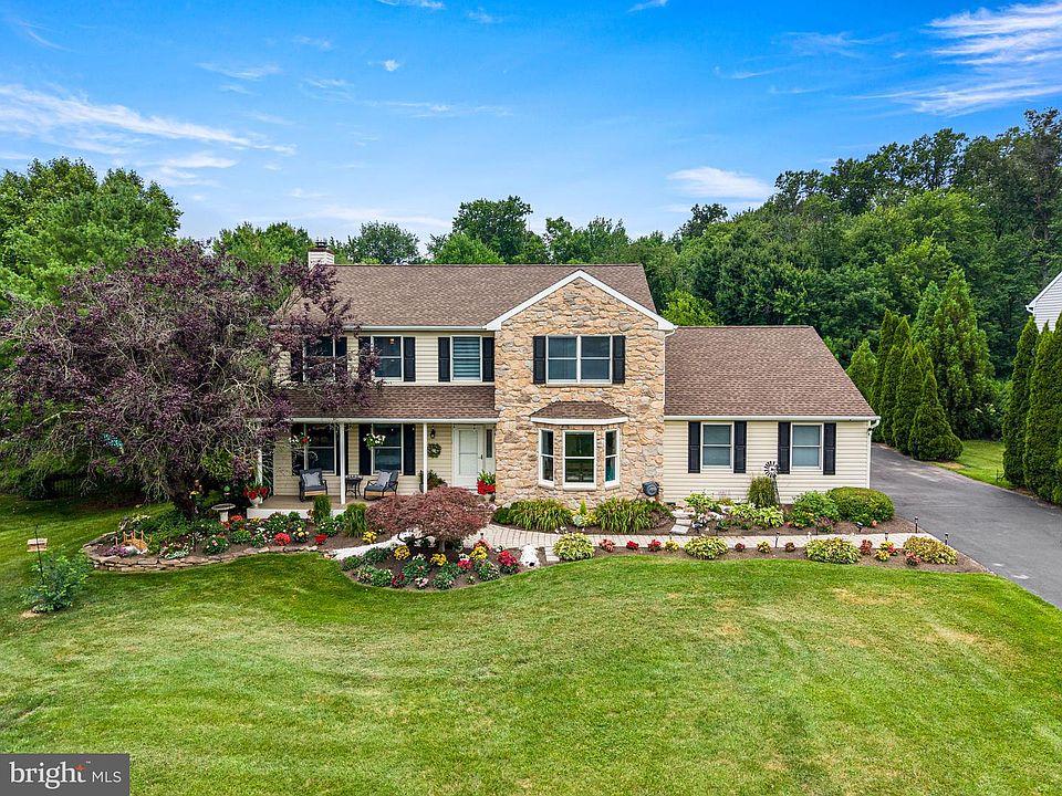 1st image of 55 Ramblewood Dr
