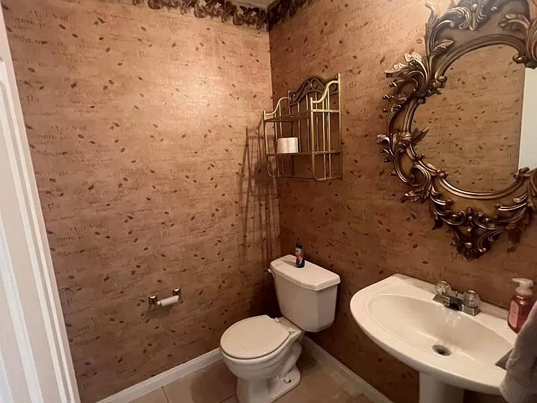3618 Windhill Ln — Photo 7