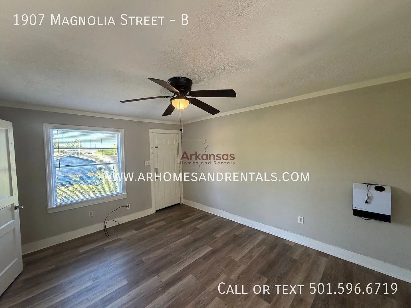 1/2 Off First Month's Rent ~ 1907 Magnolia Street Unit B ~ 1 Bedroom | 1 Bathroom — Photo 2