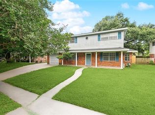 5621 Pembrook Dr, New Orleans, LA 70131