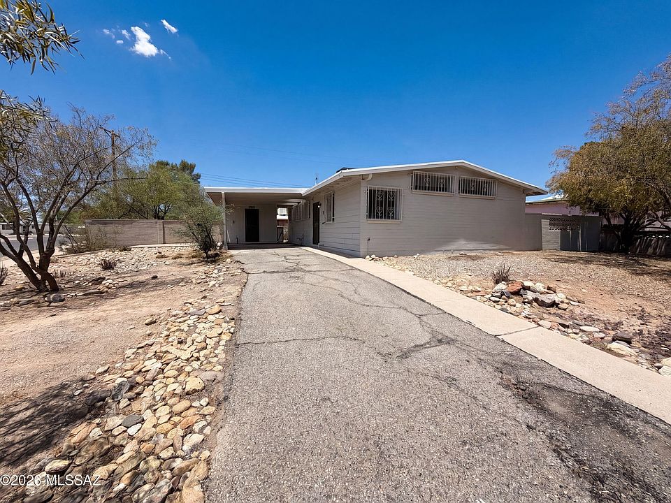 1st image of 2901 N Cloverland Ave