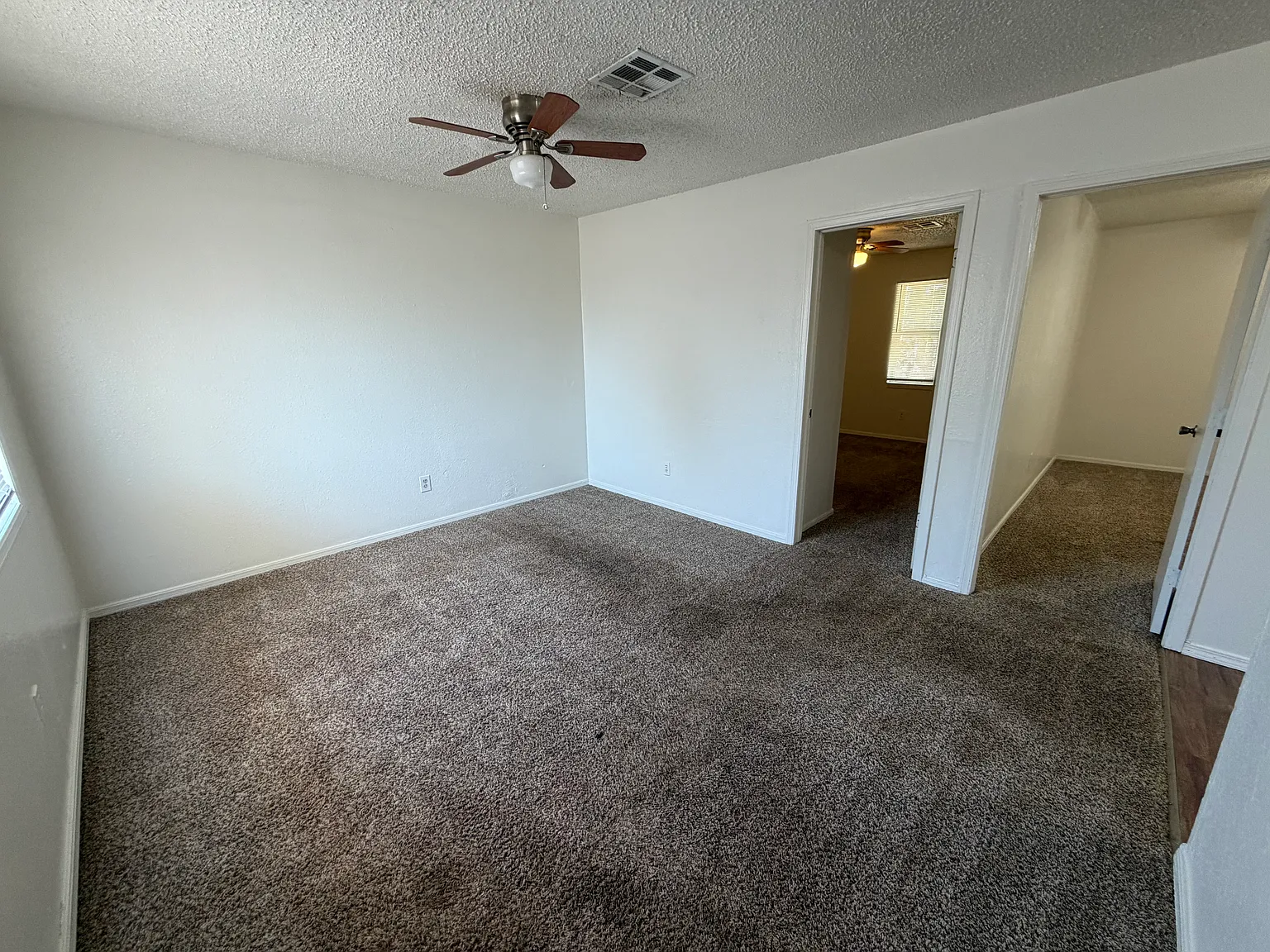 2 bed, 800 sqft, $850 — Photo 3
