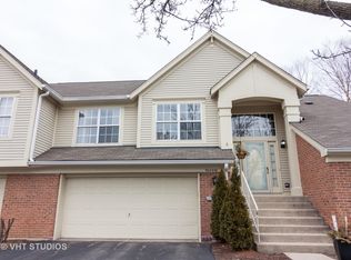 30W030 Willow Ln, Warrenville, IL 60555