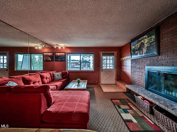 4th image of 225 HI COUNTRY DR #1313