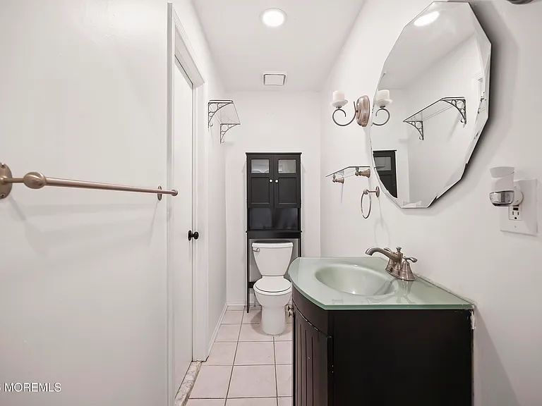 18-5 Augusta Ct #5 — Photo 21