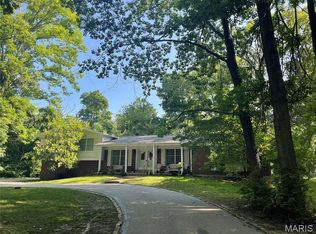 17421 Private Valley Ln, Chesterfield, MO