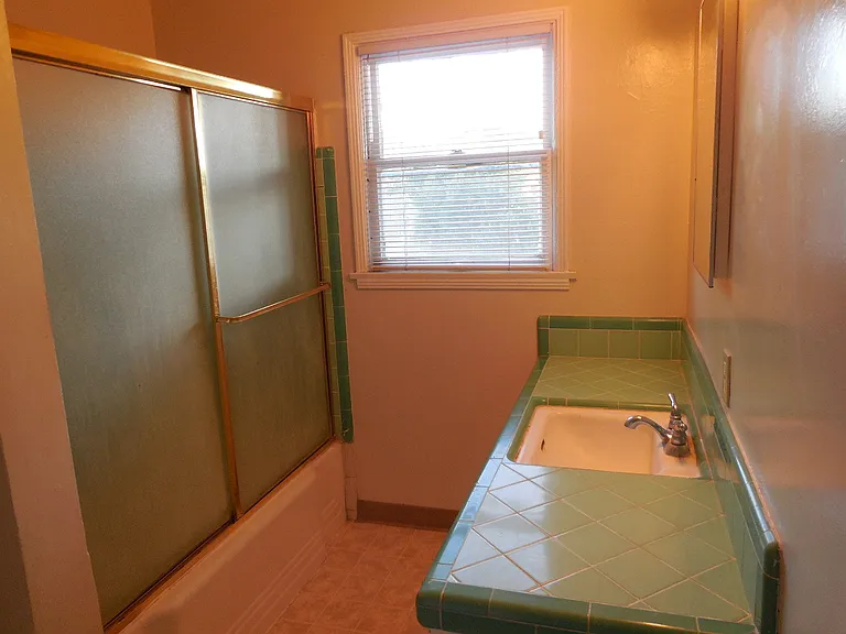 456 Drakeley Ave — Photo 19