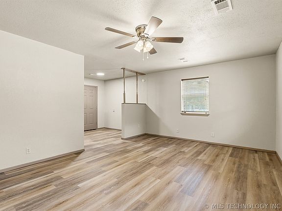 2nd image of 304 W Louisiana St