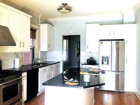4th image of 318 N Washington St
