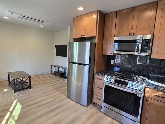 5th image of 523 Miramar Dr #A
