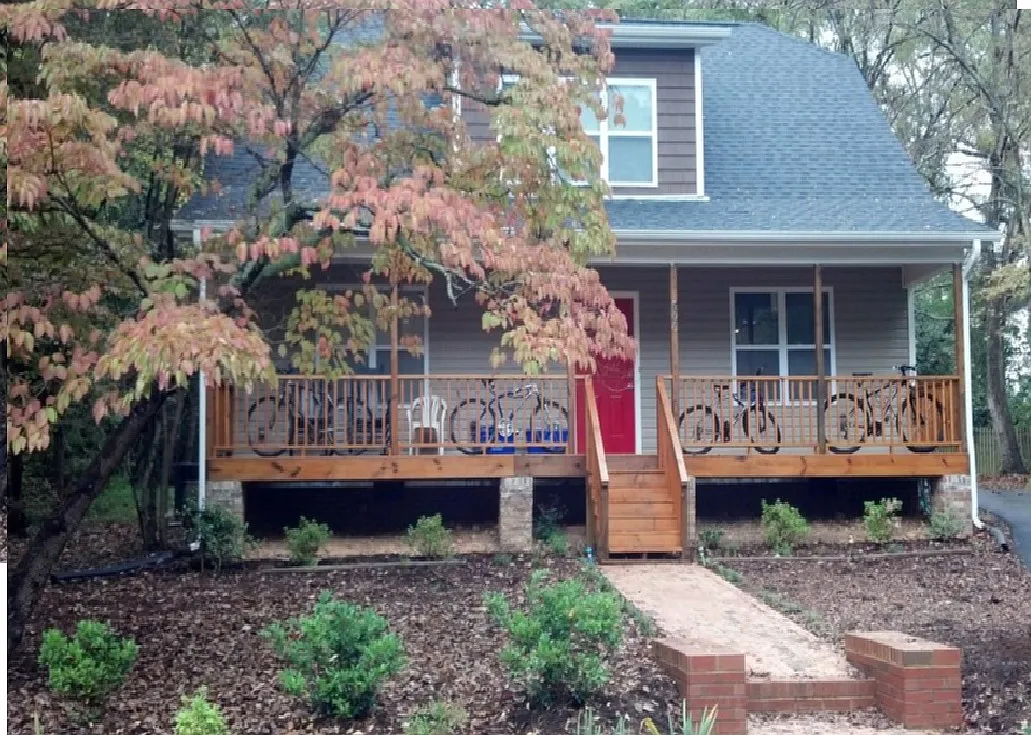 6 bed, $7,500 — Photo 3