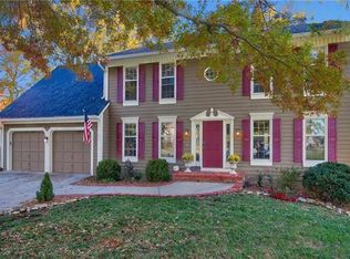 3902 NE Woodridge Dr, Lees Summit, MO 64064