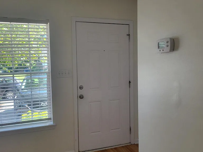 1129 Pueblo Dr — Photo 2