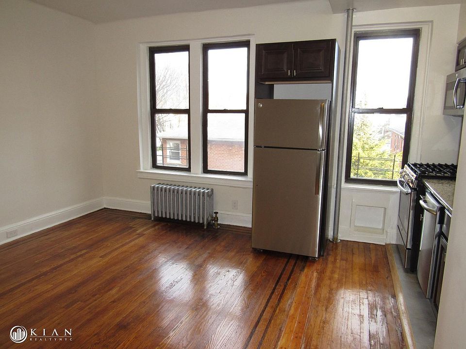 1st image of 15110 35th Ave APT 1B