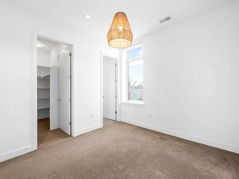 1125 W 37th Ave — Photo 16
