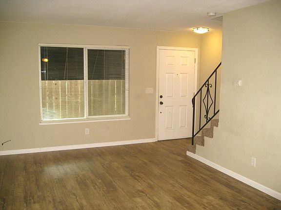 2nd image of 408 15th St APT 2