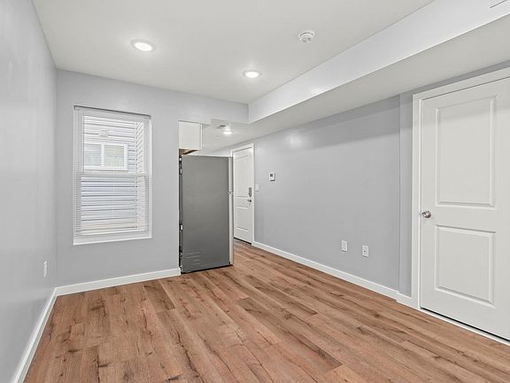 5th image of 2044 N Carlisle St #B