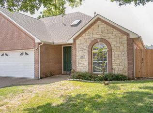 2501 Autumn Shade Ct, Bedford, TX 76021