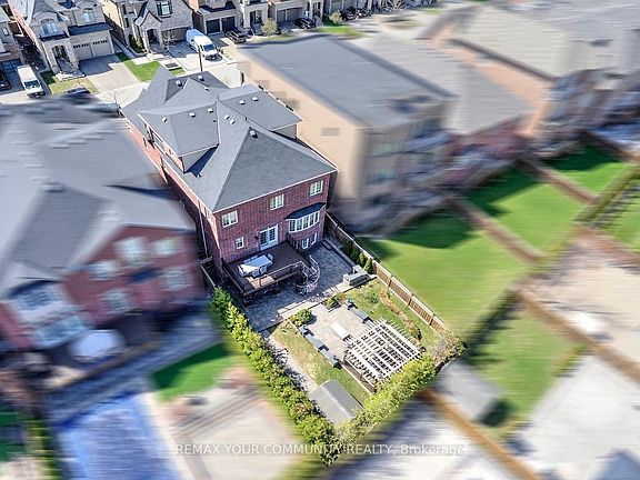 3rd image of 75 Baldry Ave
