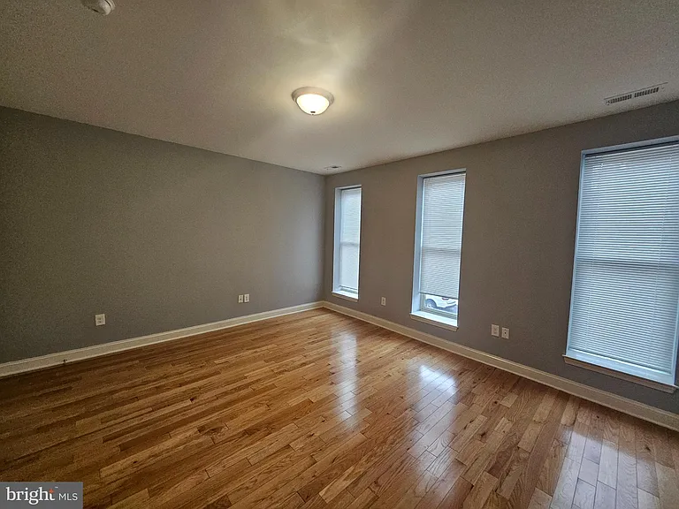 430 S Bond St — Photo 10
