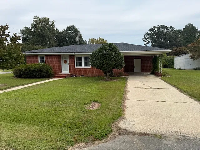 704 Maple Ave — Photo 1