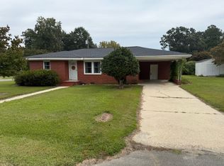 704 Maple Ave, Four Oaks, NC 27524