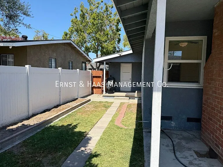 2862 Knoxville Ave — Photo 21