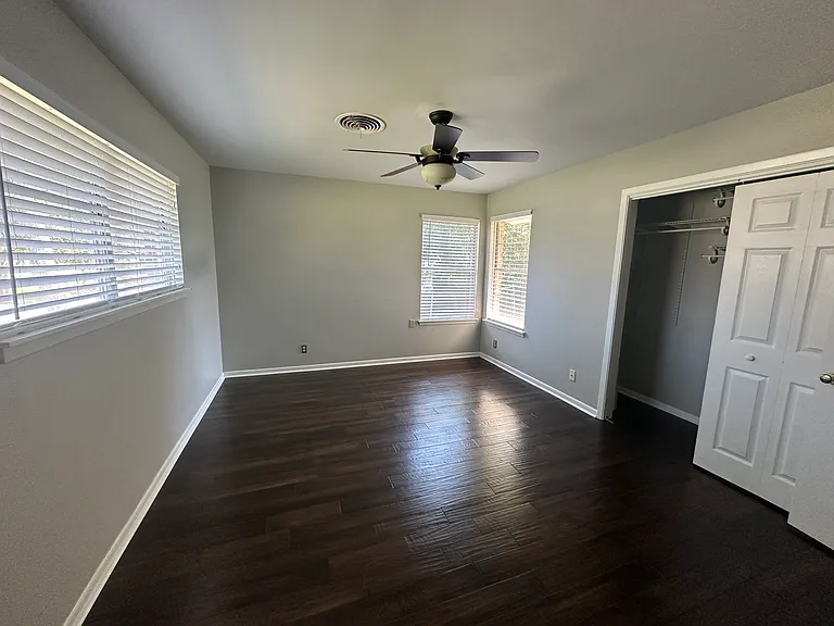 Donella Dr — Photo 12