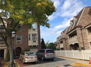 1322 Robin Ln #3, Bayside, NY 11360
