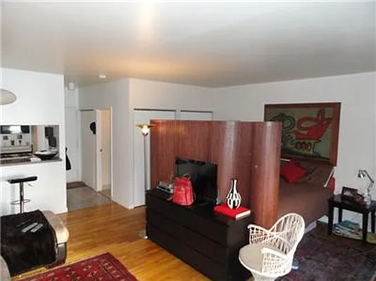 Rented by Bank Neary | media 16