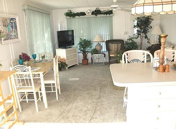3rd image of 80 Twin Palms Dr