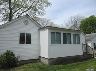 154 Longfellow Dr, Mastic Beach, NY 11951