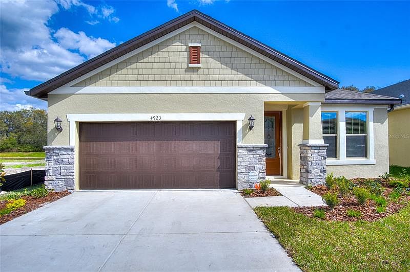 1st image of 4923 Rolling Green Dr