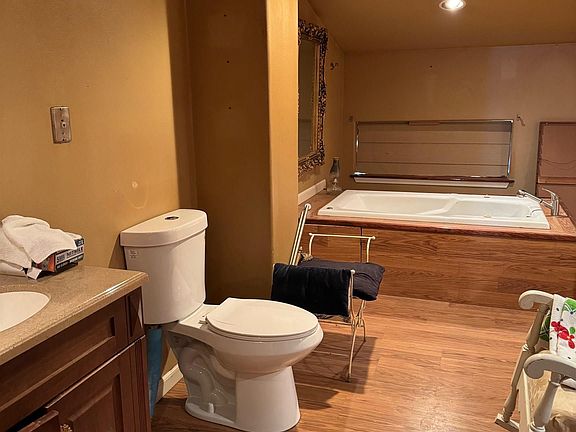 4th image of 845 Airport Rd