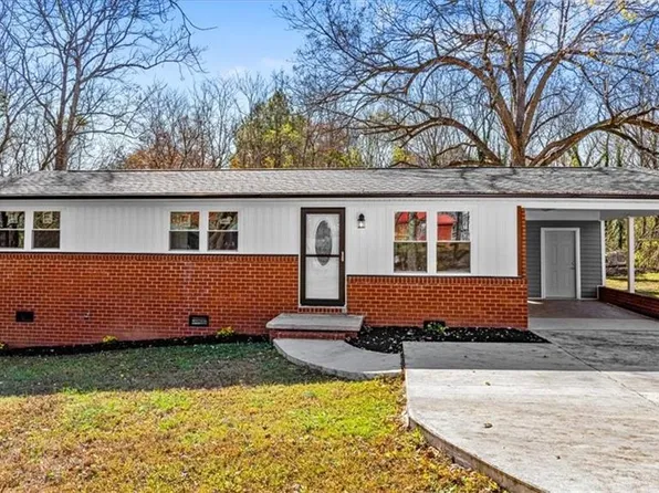 2050 Welborn Cir, Ramseur, NC 27316