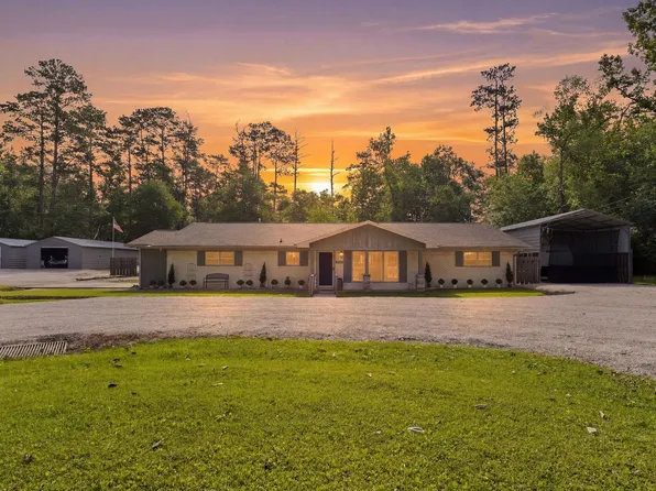 805 Gentry Dr, Silsbee, TX 77656