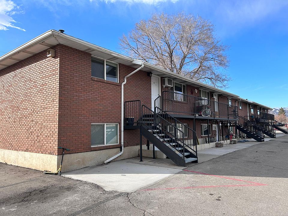 This unit is located on the second floor of an 8 plex. It is the last unit on the south end of the building.