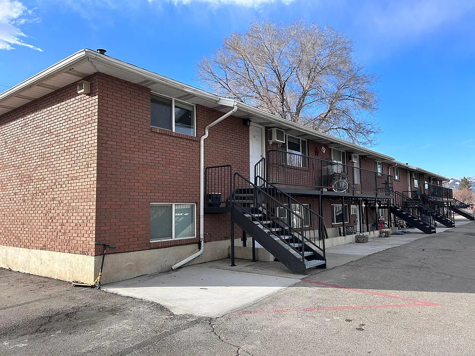 This unit is located on the second floor of an 8 plex. It is the last unit on the south end of the building.
