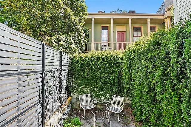 1134 Melpomene St — Photo 10