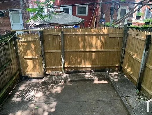 5328 Lesher St — Photo 10