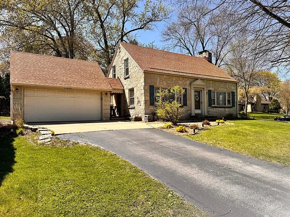 11625 West Underwood PARKWAY, Wauwatosa, WI 53226
