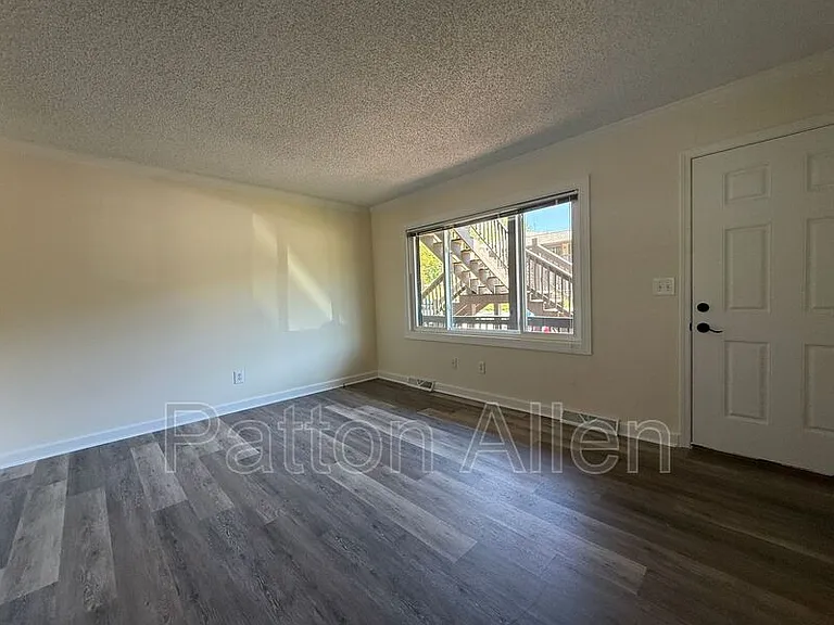55 Dawnwood Cir — Photo 4
